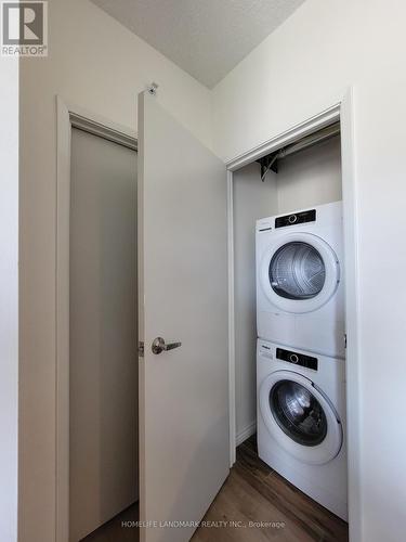 G401 - 275 Larch Street, Waterloo, ON - Indoor Photo Showing Laundry Room