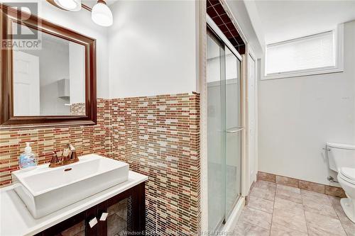 2685 Kevin Street, Lasalle, ON - Indoor Photo Showing Bathroom