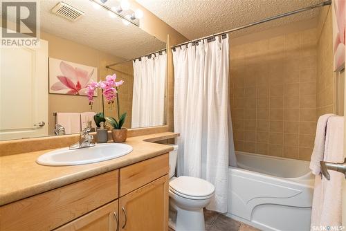 105G 1121 Mckercher Drive, Saskatoon, SK - Indoor Photo Showing Bathroom
