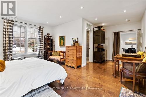 305 John Street, Niagara-On-The-Lake, ON - Indoor Photo Showing Bedroom