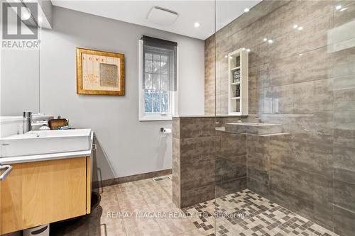 305 John Street, Niagara-On-The-Lake, ON - Indoor Photo Showing Bathroom