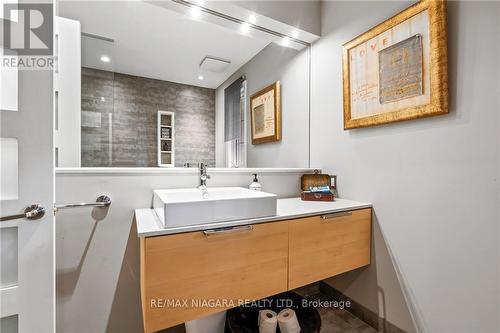 305 John Street, Niagara-On-The-Lake, ON - Indoor Photo Showing Bathroom
