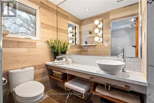 305 John Street, Niagara-On-The-Lake, ON - Indoor Photo Showing Bathroom