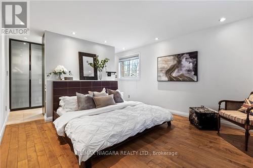 305 John Street, Niagara-On-The-Lake, ON - Indoor Photo Showing Bedroom