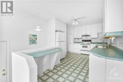 1352 Dorchester Avenue, Ottawa, ON - Indoor Photo Showing Kitchen With Double Sink