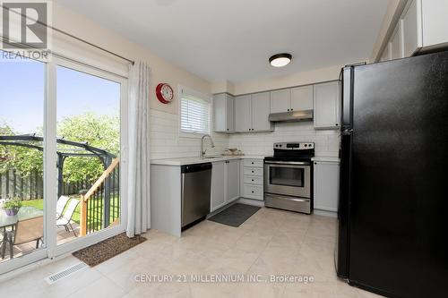 104 Royal Orchard Drive, Brampton, ON - Indoor Photo Showing Kitchen