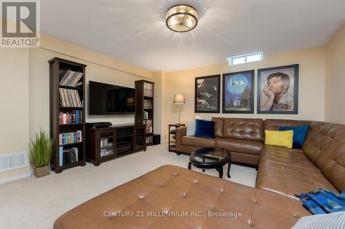 104 Royal Orchard Drive, Brampton, ON - Indoor Photo Showing Living Room