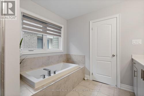 80 Tesla Crescent, East Gwillimbury, ON - Indoor Photo Showing Bathroom