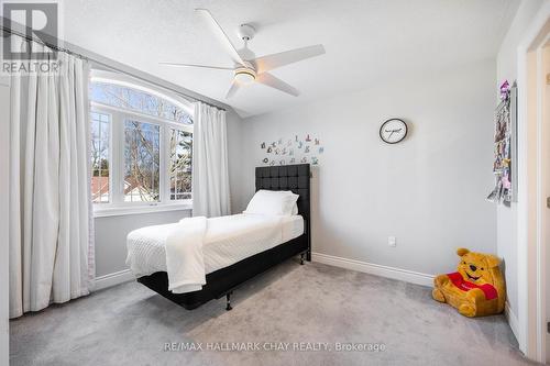 681 Lakelands Avenue, Innisfil, ON - Indoor Photo Showing Bedroom