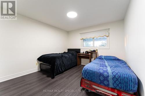 21 Parkend Avenue, Brampton, ON - Indoor Photo Showing Bedroom