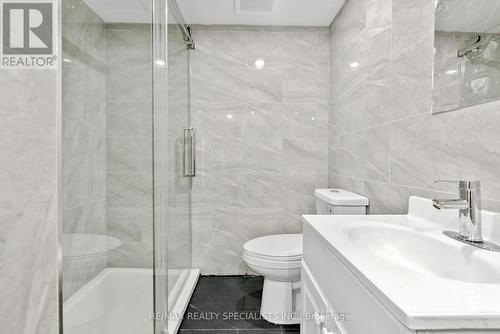 21 Parkend Avenue, Brampton, ON - Indoor Photo Showing Bathroom