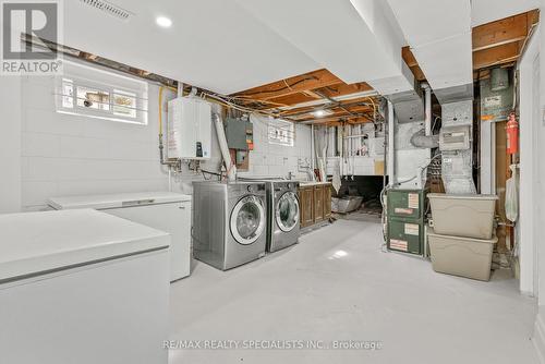 21 Parkend Avenue, Brampton, ON - Indoor Photo Showing Laundry Room