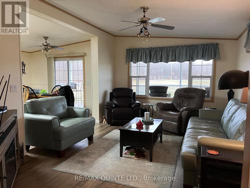 402 - 237 Salmon Point Road, Prince Edward County, ON - Indoor Photo Showing Living Room