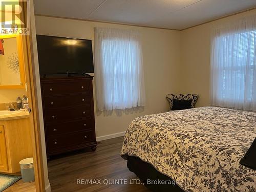 402 - 237 Salmon Point Road, Prince Edward County, ON - Indoor Photo Showing Bedroom
