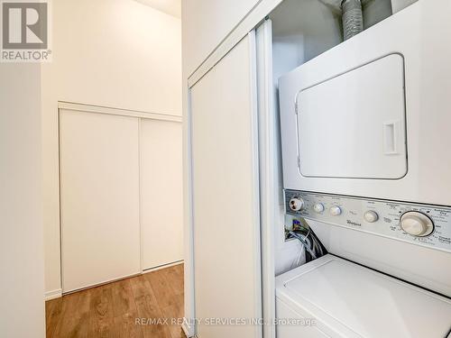 316 - 36 Lisgar Street, Toronto, ON - Indoor Photo Showing Laundry Room