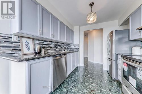 1702 - 400 Mclevin Avenue, Toronto, ON - Indoor Photo Showing Kitchen With Stainless Steel Kitchen