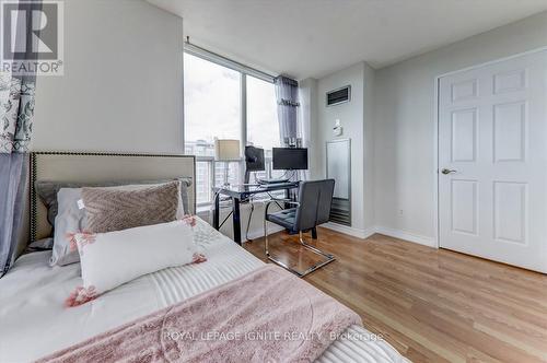 1702 - 400 Mclevin Avenue, Toronto, ON - Indoor Photo Showing Bedroom