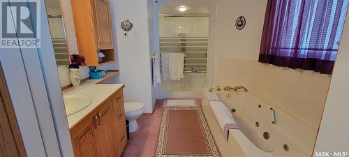 211 2Nd Avenue E, Unity, SK - Indoor Photo Showing Bathroom