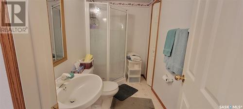 211 2Nd Avenue E, Unity, SK - Indoor Photo Showing Bathroom