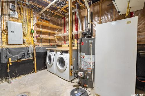 436 Snead Crescent, Warman, SK - Indoor Photo Showing Laundry Room