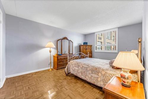 99 Donn Avenue|Unit #208, Hamilton, ON - Indoor Photo Showing Bedroom