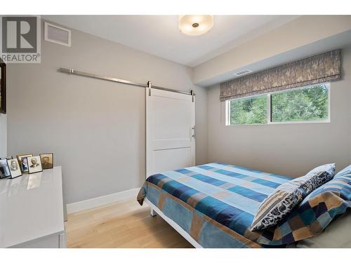 2161 Upper Sundance Drive Unit# 24, West Kelowna, BC - Indoor Photo Showing Bedroom