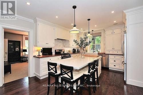 60 Meadowbrook Lane, Markham, ON - Indoor Photo Showing Kitchen With Upgraded Kitchen