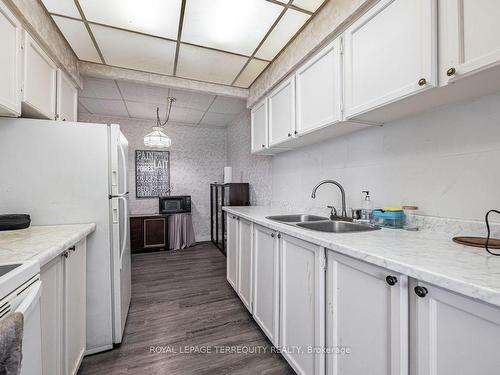 505-3420 Eglinton Ave E, Toronto, ON - Indoor Photo Showing Kitchen With Double Sink