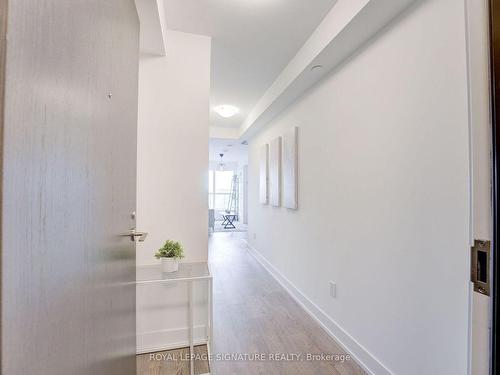 527-5 Mabelle Ave, Toronto, ON - Indoor Photo Showing Other Room