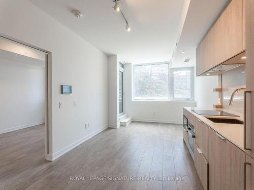 215-28 Ann St, Mississauga, ON - Indoor Photo Showing Kitchen With Double Sink