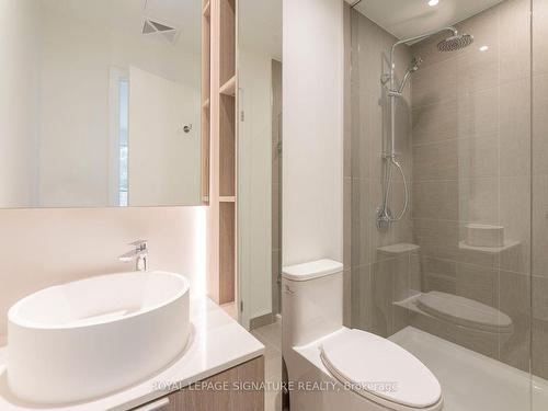 215-28 Ann St, Mississauga, ON - Indoor Photo Showing Bathroom