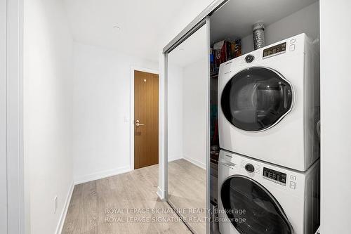 2115-1928 Lake Shore Blvd W, Toronto, ON - Indoor Photo Showing Laundry Room