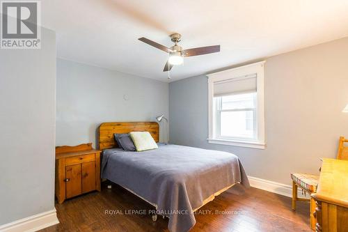 218 Foster Avenue, Belleville, ON - Indoor Photo Showing Bedroom