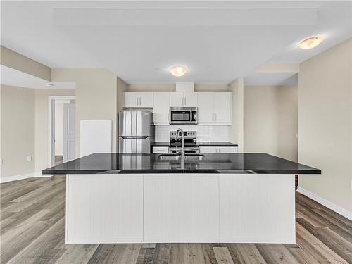2750 King Street E|Unit #706, Hamilton, ON - Indoor Photo Showing Kitchen With Upgraded Kitchen
