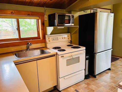 4678 Spruce Street, Windermere, BC - Indoor Photo Showing Kitchen