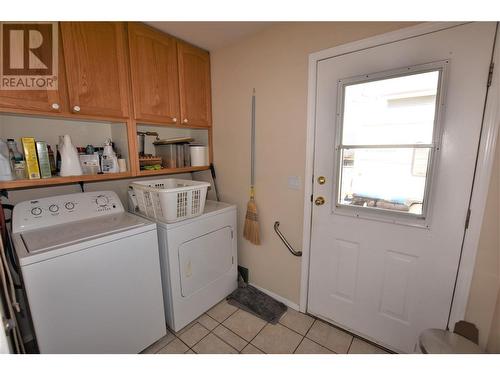 536-537 Loon Avenue, Vernon, BC - Indoor Photo Showing Laundry Room