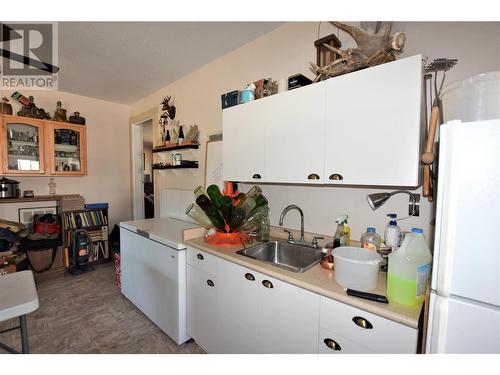 536-537 Loon Avenue, Vernon, BC - Indoor Photo Showing Kitchen