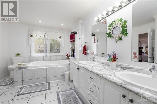 En-suite Bathroom - 2573 Mitchell Street, Ottawa, ON - Indoor Photo Showing Bathroom