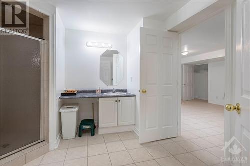 Lower level bathroom - 2573 Mitchell Street, Ottawa, ON - Indoor
