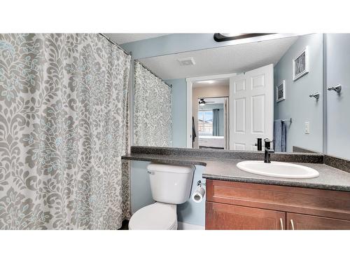 3216 - 205 Third Avenue, Invermere, BC - Indoor Photo Showing Bathroom