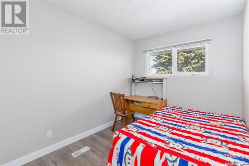 10 Mitchell Street, Saskatoon, SK - Indoor Photo Showing Bedroom