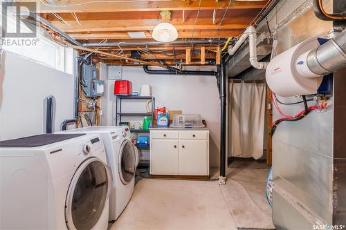 10 Mitchell Street, Saskatoon, SK - Indoor Photo Showing Laundry Room