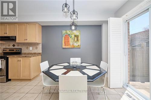 15 Ivybridge Drive, Hamilton, ON - Indoor Photo Showing Dining Room
