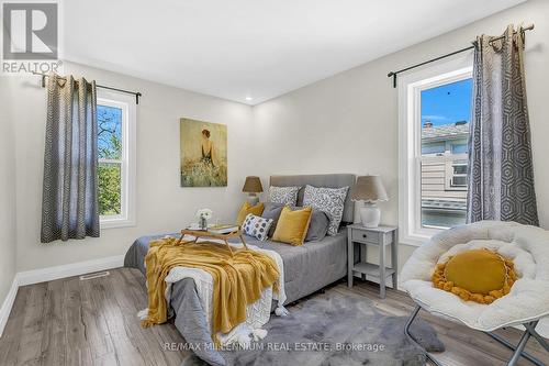 719 Dougall Avenue, Windsor, ON - Indoor Photo Showing Bedroom