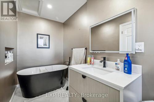 7105 York Drive, Niagara Falls, ON - Indoor Photo Showing Bathroom