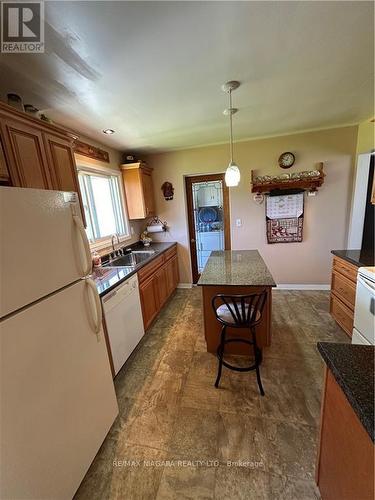 495 Buffalo Road, Fort Erie, ON - Indoor Photo Showing Kitchen
