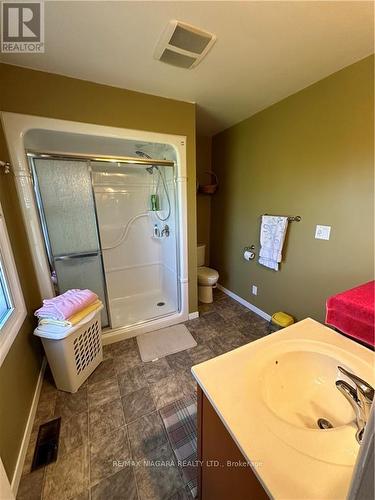 495 Buffalo Road, Fort Erie, ON - Indoor Photo Showing Bathroom
