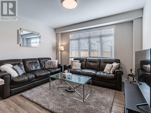 9561 Tallgrass Avenue, Niagara Falls, ON - Indoor Photo Showing Living Room