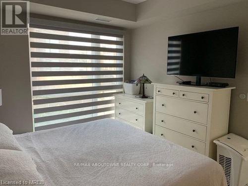 111 - 210 Sabina Drive, Oakville, ON - Indoor Photo Showing Bedroom