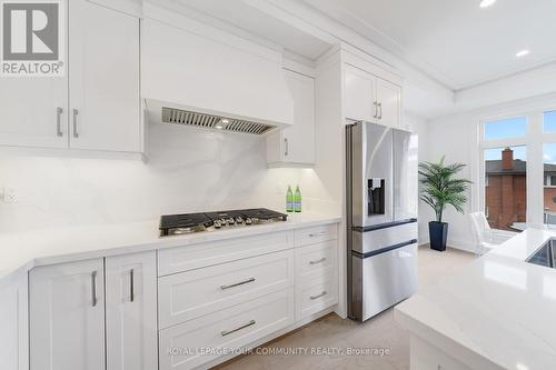 18B 33 St. Gaspar Crt, Toronto, ON - Indoor Photo Showing Kitchen With Upgraded Kitchen